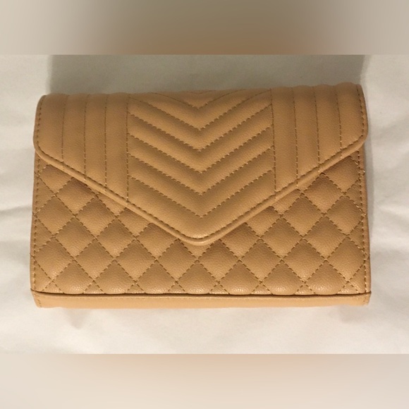 Ladies Clutch - Picture 1 of 3